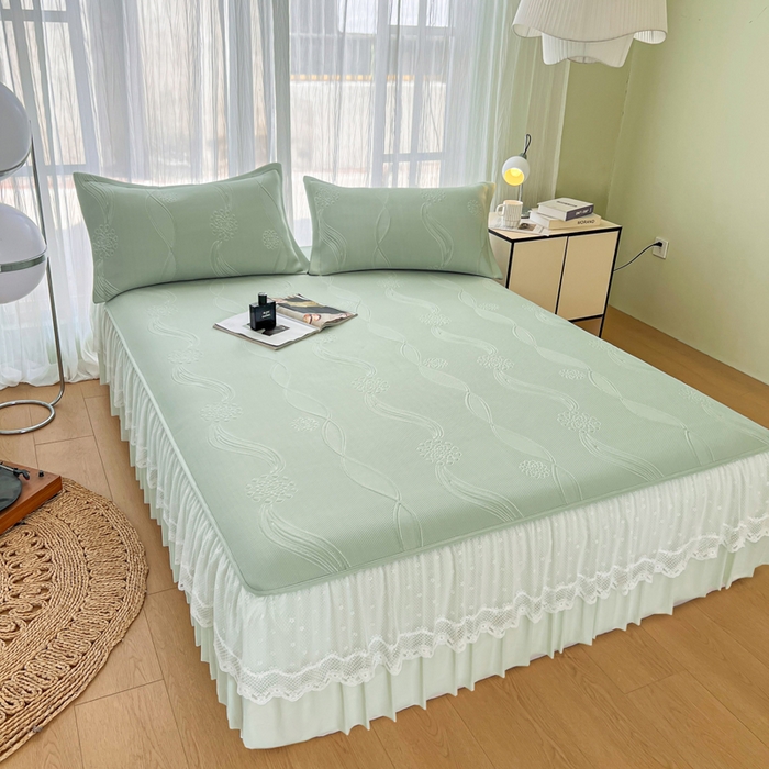 91家纺网 家纺一手货源 找家纺 库里梦家纺 2026新款高克重复合蕾丝花边PE高分子凉席-床裙款 芳菲-绿色