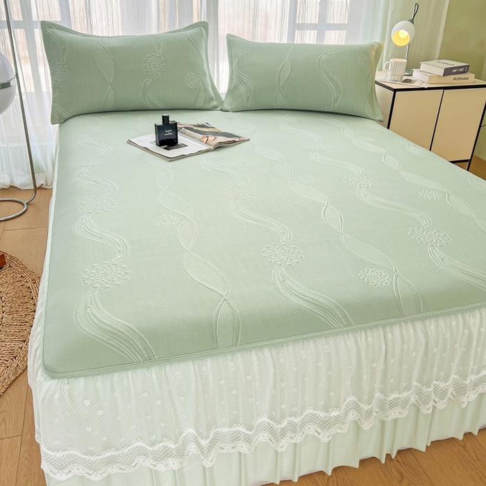 91家纺网 家纺一手货源 找家纺 库里梦家纺 2026新款高克重复合蕾丝花边PE高分子凉席-床裙款 芳菲-绿色