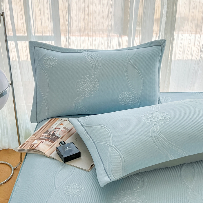 91家纺网 家纺一手货源 找家纺 库里梦家纺 2026新款高克重复合蕾丝花边PE高分子凉席-床裙款 芳菲-蓝色