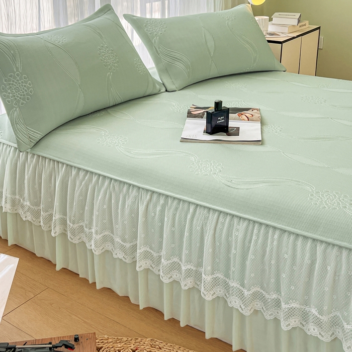 91家纺网 家纺一手货源 找家纺 库里梦家纺 2026新款高克重复合蕾丝花边PE高分子凉席-床裙款 芳菲-绿色