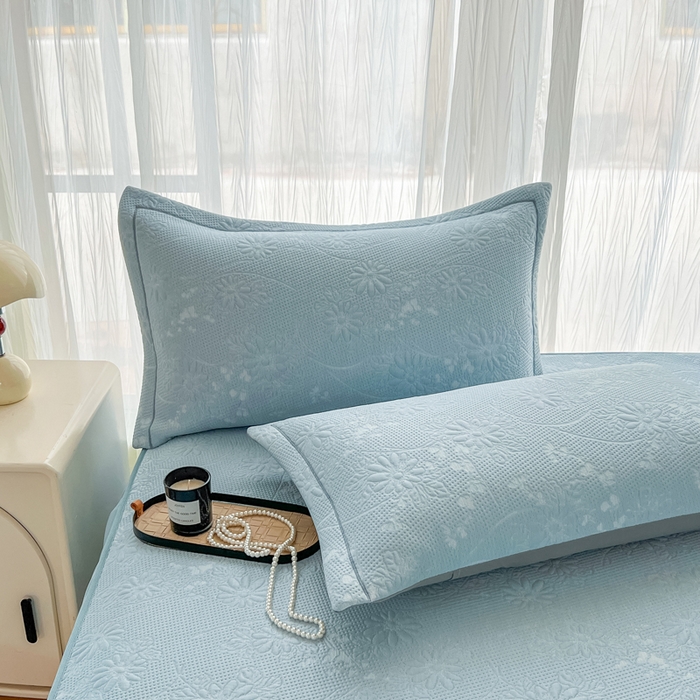 91家纺网 家纺一手货源 找家纺 库里梦家纺 2026新款高克重复合蕾丝花边PE高分子凉席-床裙款 素瑾-蓝色