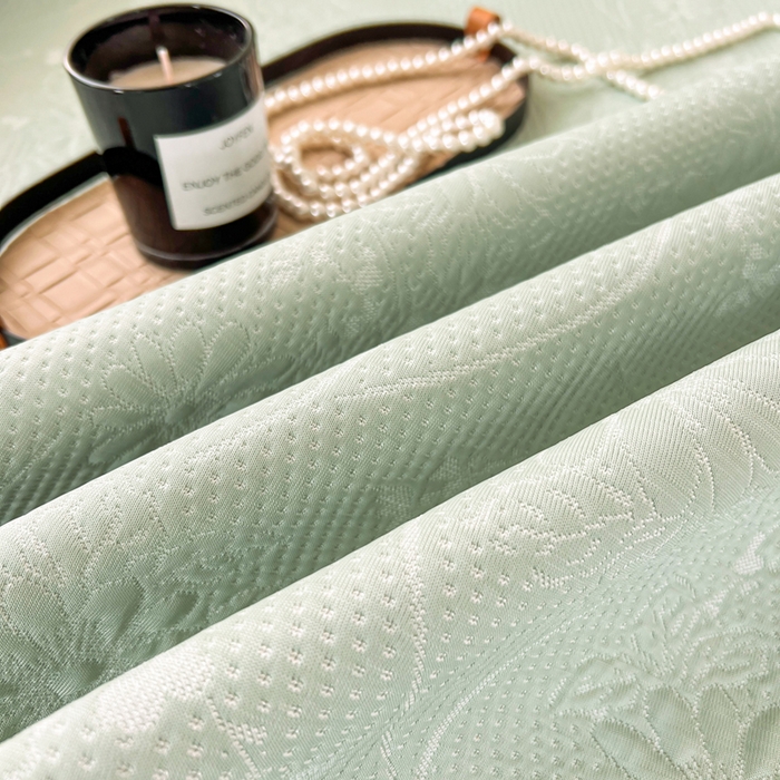 91家纺网 家纺一手货源 找家纺 库里梦家纺 2026新款高克重复合蕾丝花边PE高分子凉席-床裙款 素瑾-绿色