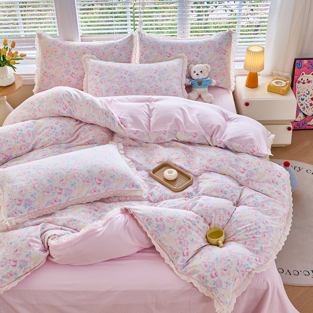 91家纺网 家纺一手货源 找家纺 钰锦珀家纺 2026春夏新款云感皱皱纱镂空花边三件套四件套 晚香玉