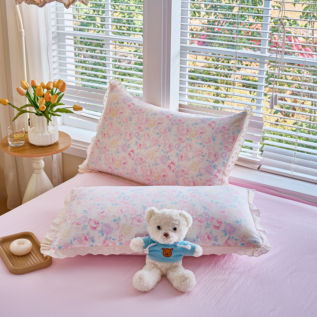 91家纺网 家纺一手货源 找家纺 钰锦珀家纺 2026春夏新款云感皱皱纱镂空花边三件套四件套 晚香玉