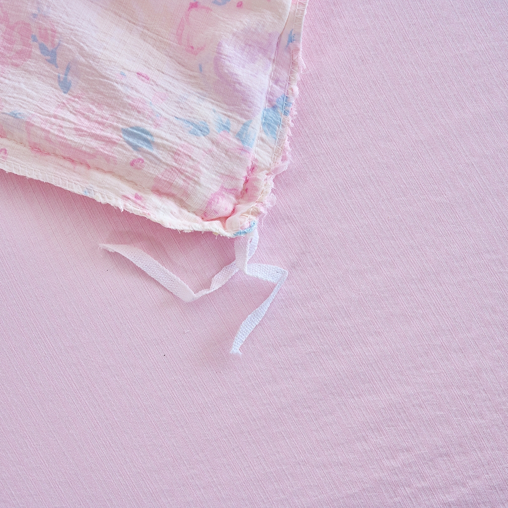 91家纺网 家纺一手货源 找家纺 钰锦珀家纺 2026春夏新款云感皱皱纱镂空花边三件套四件套 晚香玉