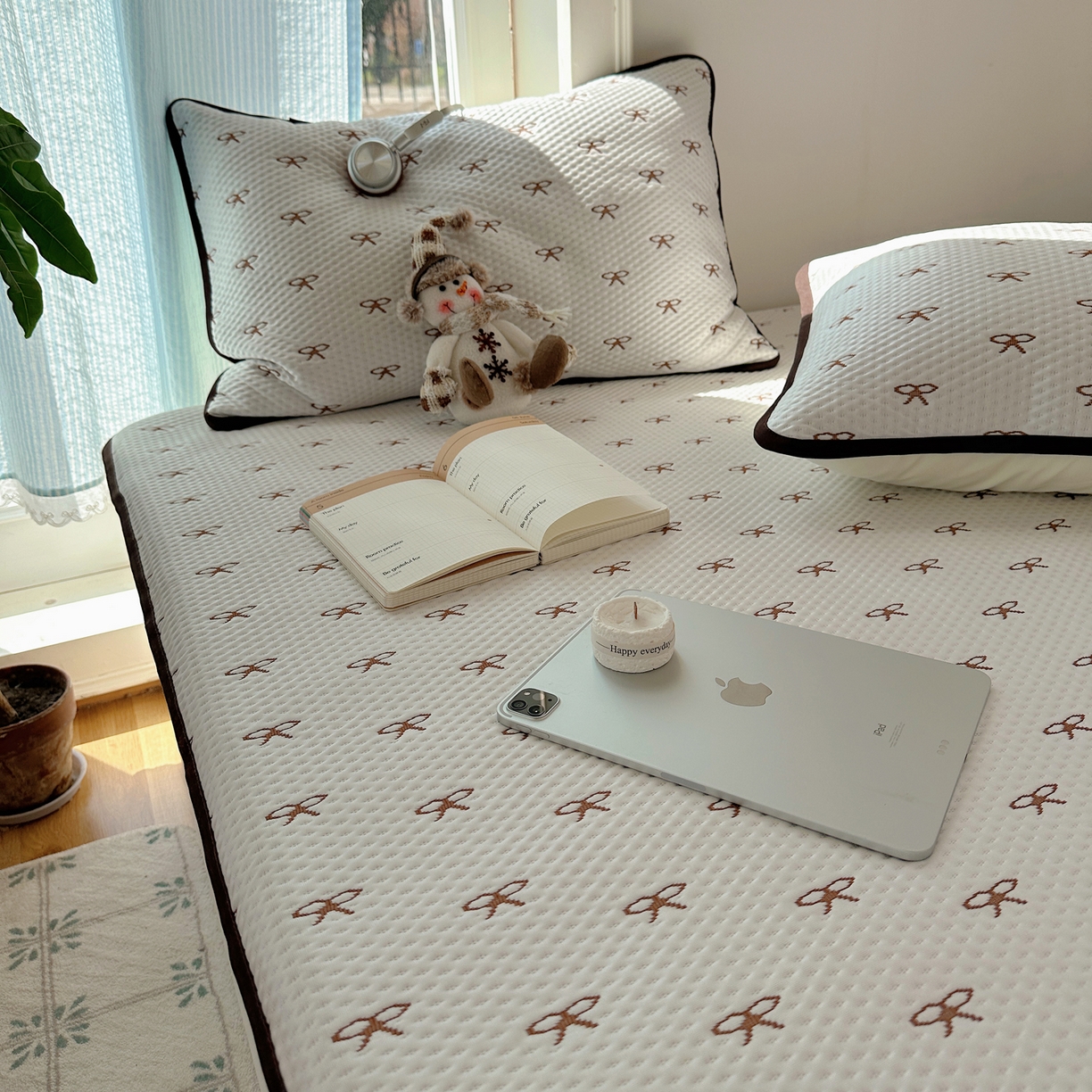 91家纺网 家纺一手货源 找家纺 山茶家居-原创设计（原山茶家纺） 2026新款pe果冻提花席凉席-芭蕾结语 芭蕾结语-咖-平铺款