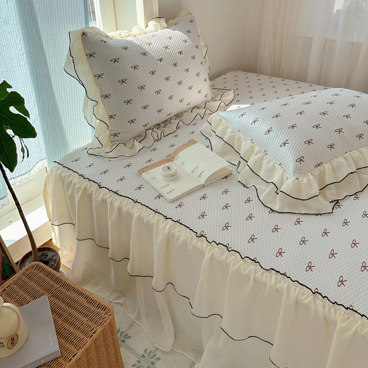 91家纺网 家纺一手货源 找家纺 山茶家居-原创设计（原山茶家纺） 2026新款pe果冻提花席凉席-芭蕾结语 芭蕾结语-咖-床裙款