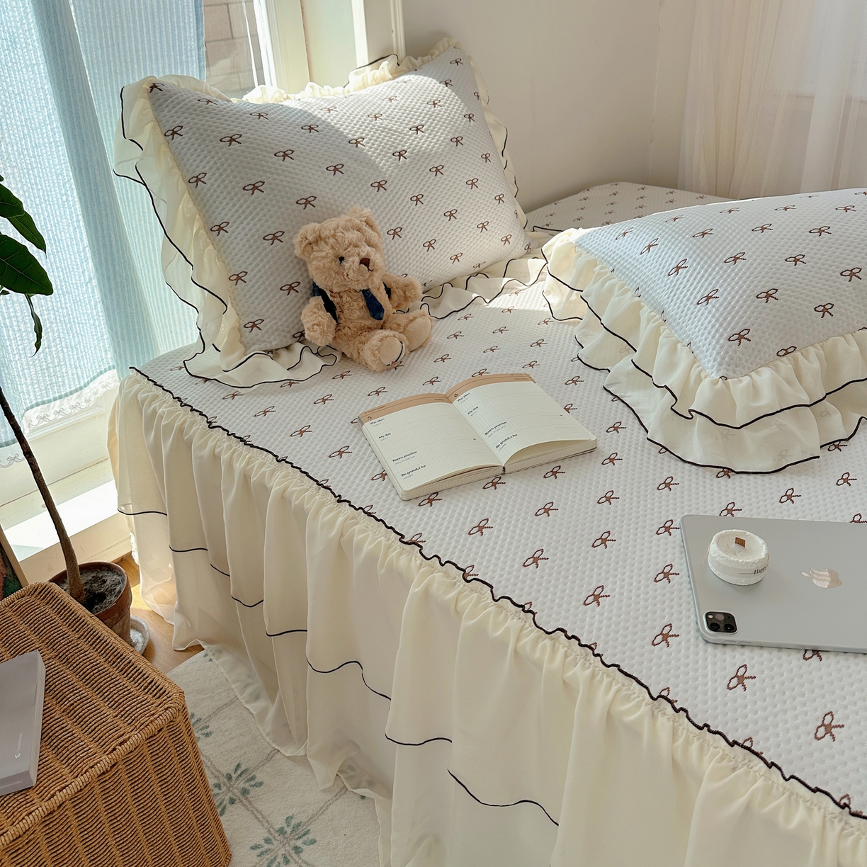 91家纺网 家纺一手货源 找家纺 山茶家居-原创设计（原山茶家纺） 2026新款pe果冻提花席凉席-芭蕾结语 芭蕾结语-咖-床裙款