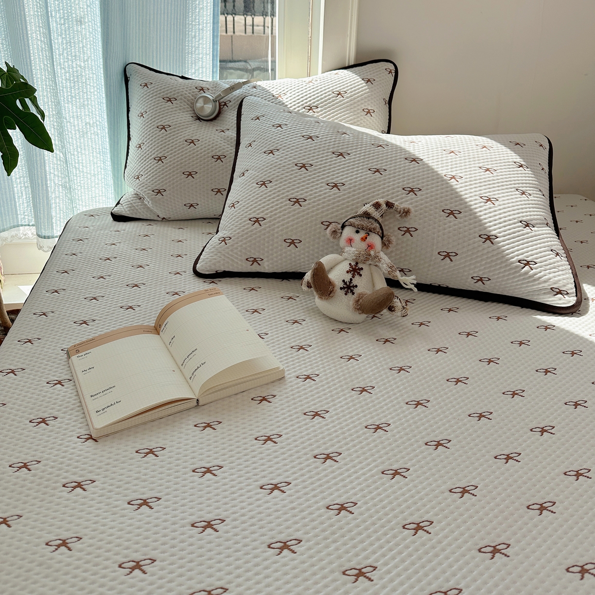 91家纺网 家纺一手货源 找家纺 山茶家居-原创设计（原山茶家纺） 2026新款pe果冻提花席凉席-芭蕾结语 芭蕾结语-咖-平铺款