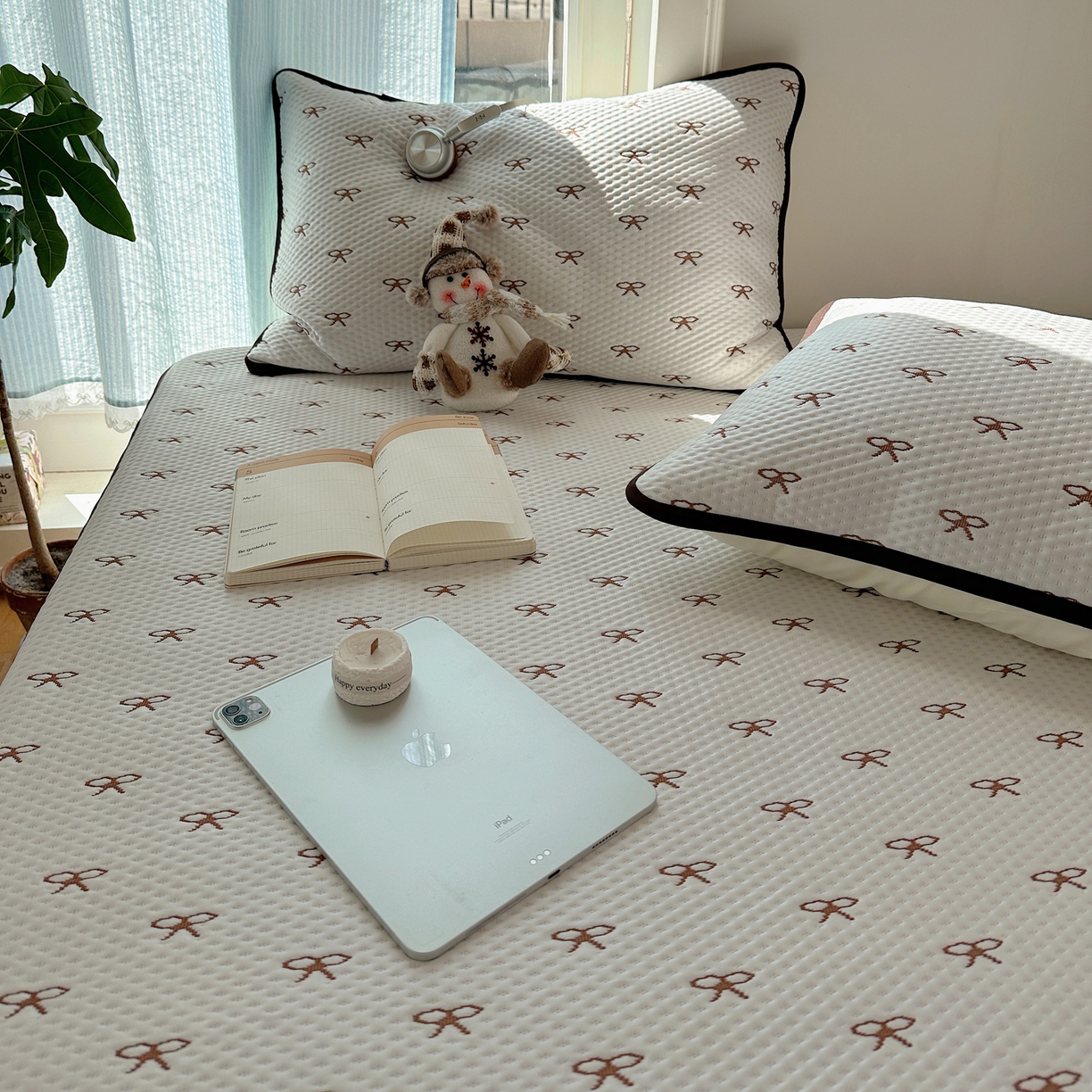 91家纺网 家纺一手货源 找家纺 山茶家居-原创设计（原山茶家纺） 2026新款pe果冻提花席凉席-芭蕾结语 芭蕾结语-咖-平铺款