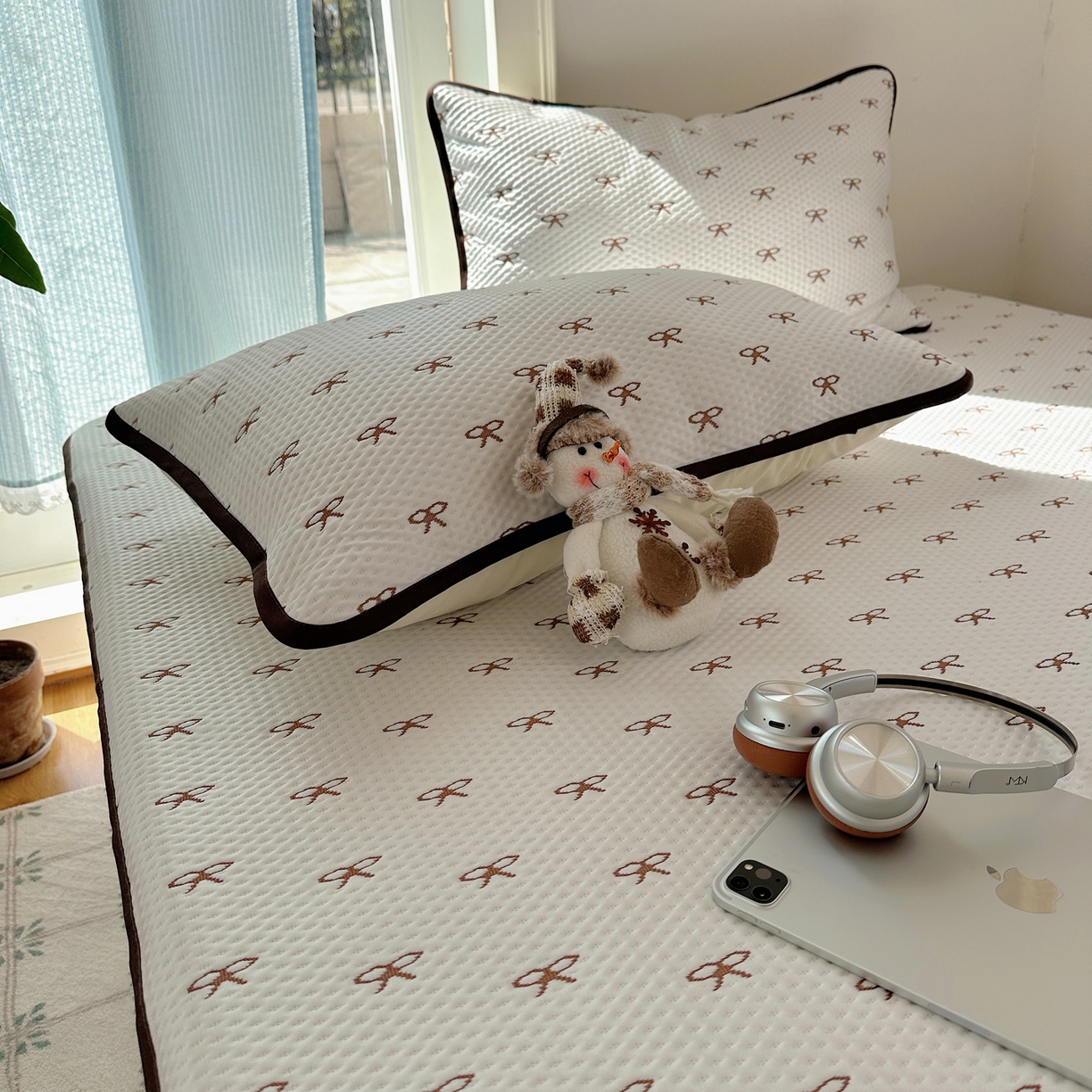 91家纺网 家纺一手货源 找家纺 山茶家居-原创设计（原山茶家纺） 2026新款pe果冻提花席凉席-芭蕾结语 芭蕾结语-咖-平铺款