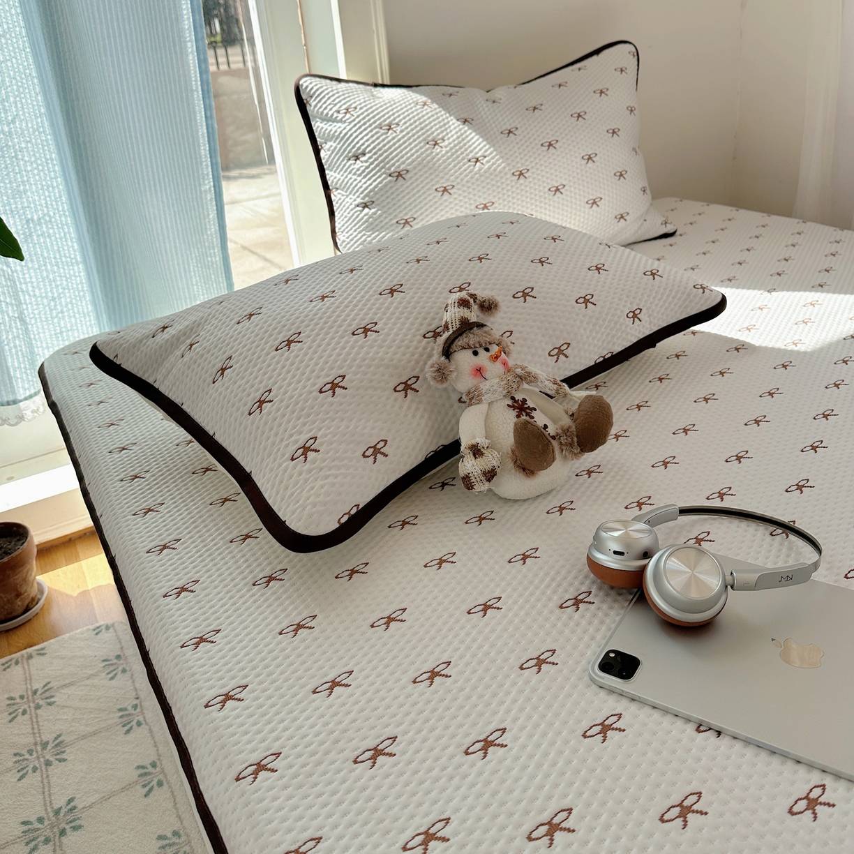 91家纺网 家纺一手货源 找家纺 山茶家居-原创设计（原山茶家纺） 2026新款pe果冻提花席凉席-芭蕾结语 芭蕾结语-咖-平铺款