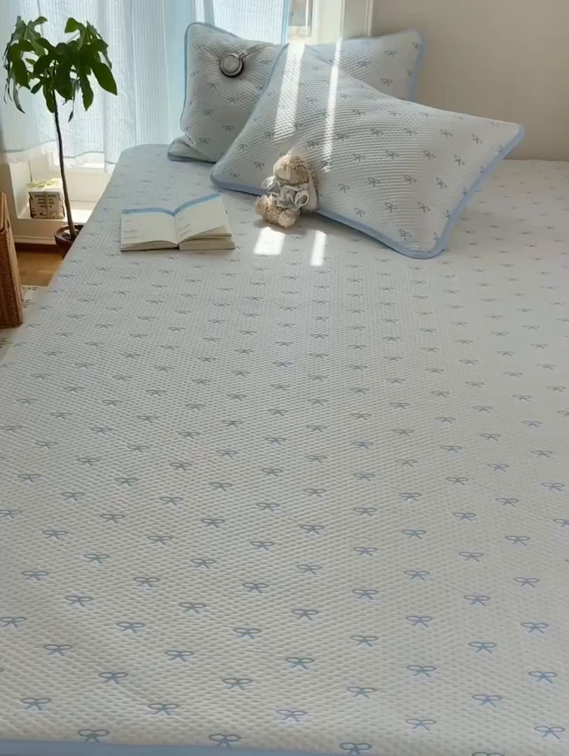 91家纺网 家纺一手货源 找家纺 山茶家居-原创设计（原山茶家纺） 2026新款pe果冻提花席凉席-芭蕾结语 芭蕾结语-蓝-平铺款