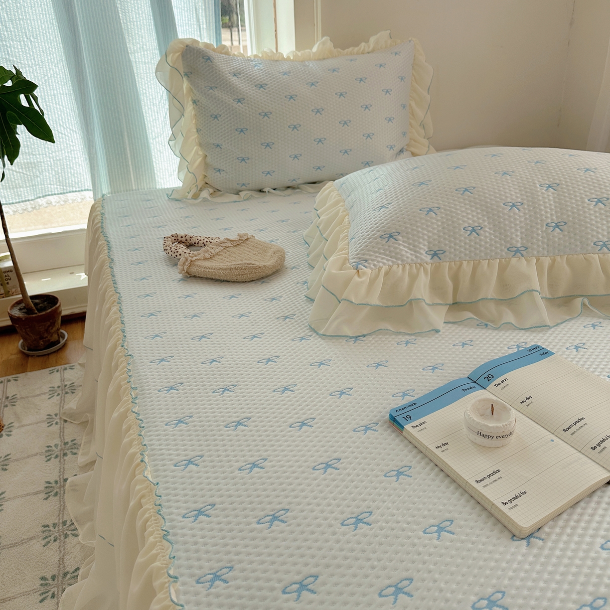 91家纺网 家纺一手货源 找家纺 山茶家居-原创设计（原山茶家纺） 2026新款pe果冻提花席凉席-芭蕾结语 芭蕾结语-蓝-床裙款