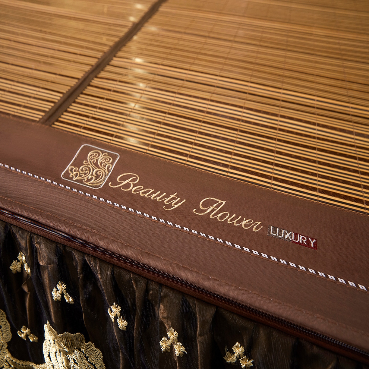 91家纺网 家纺一手货源 找家纺 罗艺轩 2026春夏新款可拆卸床裙凉感竹席凉席席子-竹之韵（控价238/248/258/268起） 竹之韵-咖色