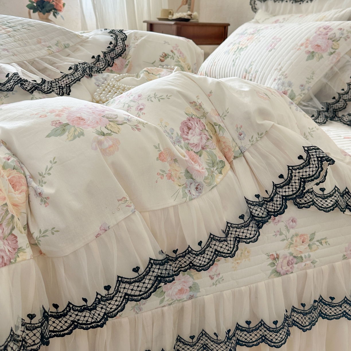 91家纺网 家纺一手货源 找家纺 恋尚 2026春夏新款全棉纯棉印花床盖四件套 四件套控价300起 春薇花信