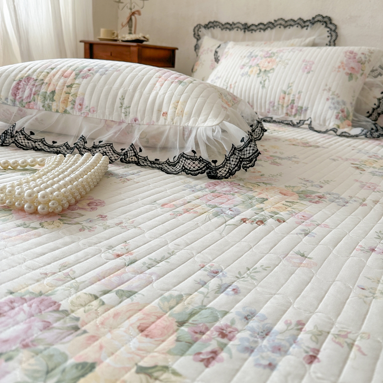 91家纺网 家纺一手货源 找家纺 恋尚 2026春夏新款全棉纯棉印花床盖四件套 四件套控价300起 春薇花信