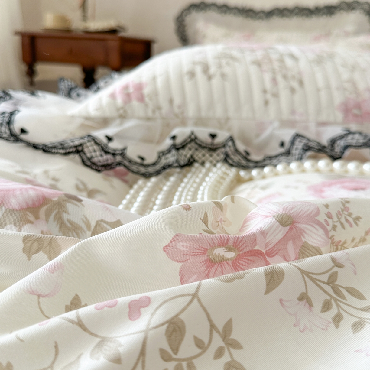 91家纺网 家纺一手货源 找家纺 恋尚 2026春夏新款全棉纯棉印花床盖四件套 四件套控价300起 花蔓日记