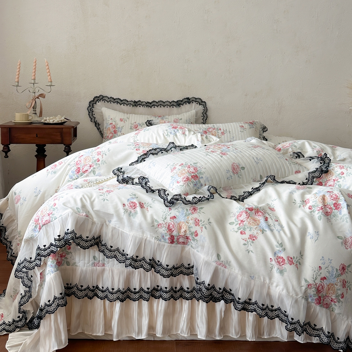 91家纺网 家纺一手货源 找家纺 恋尚 2026春夏新款全棉纯棉印花床盖四件套 四件套控价300起 露梦花舍