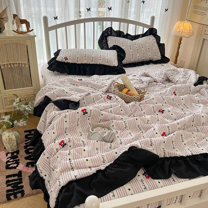 91家纺网 家纺一手货源 找家纺 （总）金梦拉家纺 2026新款皱皱纱泡泡纱法式赫本系列床盖大花边四件套夏被四件套