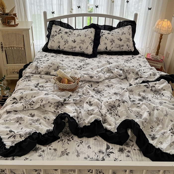 91家纺网 家纺一手货源 找家纺 （总）金梦拉家纺 2026新款皱皱纱泡泡纱法式赫本系列床盖大花边四件套夏被四件套