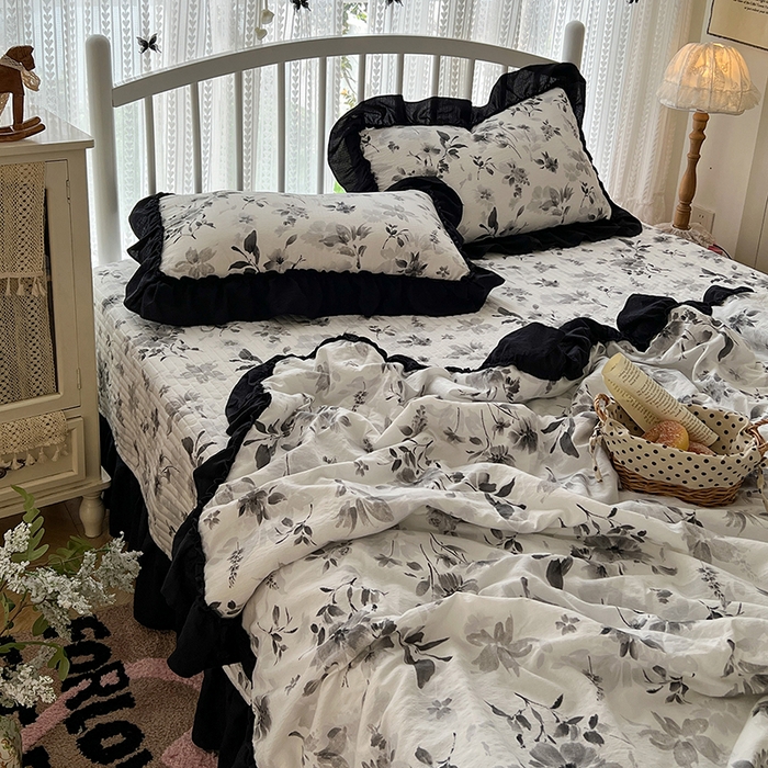 91家纺网 家纺一手货源 找家纺 （总）金梦拉家纺 2026新款皱皱纱泡泡纱法式赫本系列床盖大花边四件套夏被四件套