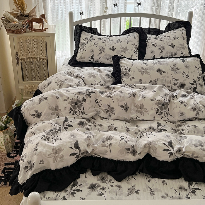 91家纺网 家纺一手货源 找家纺 （总）金梦拉家纺 2026新款皱皱纱泡泡纱法式赫本系列床盖大花边四件套夏被四件套