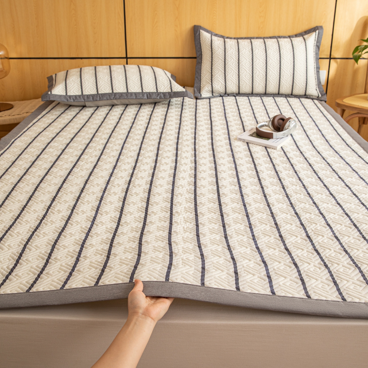 91家纺网 家纺一手货源 找家纺 简宜家居（朝初家纺） 2026新款纯棉老粗布夏季凉席席子 粗条-灰