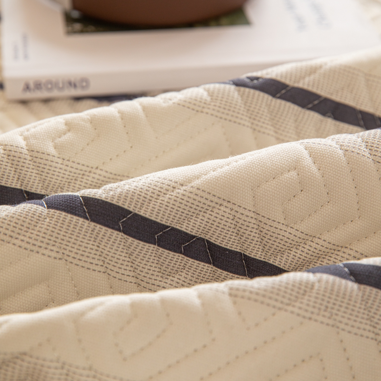 91家纺网 家纺一手货源 找家纺 简宜家居（朝初家纺） 2026新款纯棉老粗布夏季凉席席子 粗条-灰