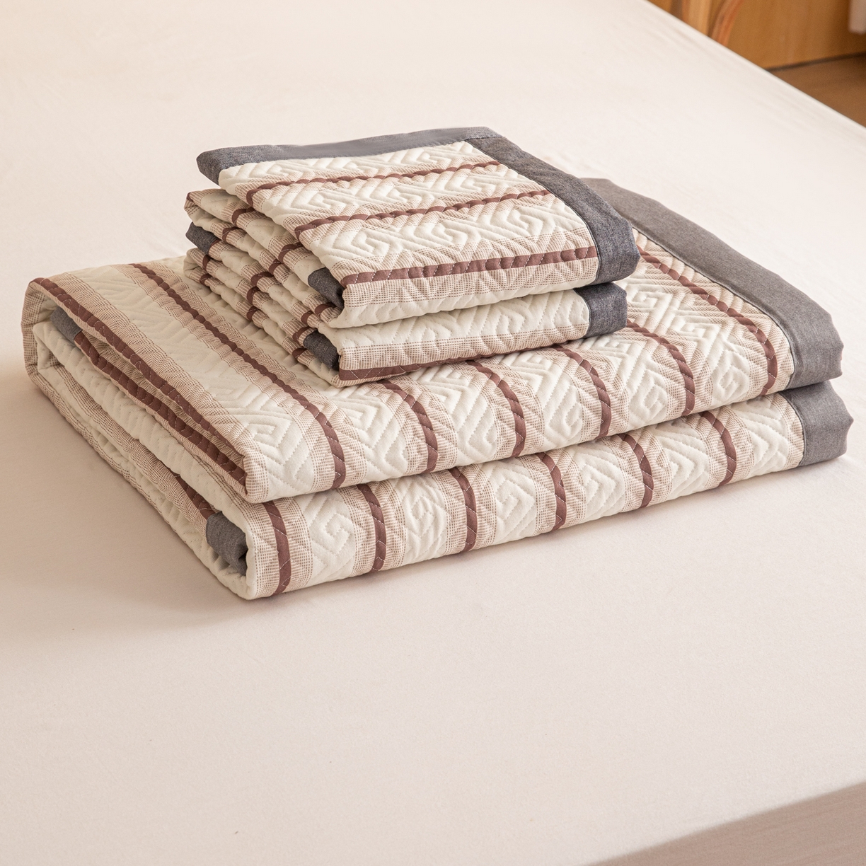 91家纺网 家纺一手货源 找家纺 简宜家居（朝初家纺） 2026新款纯棉老粗布夏季凉席席子 粗条-咖