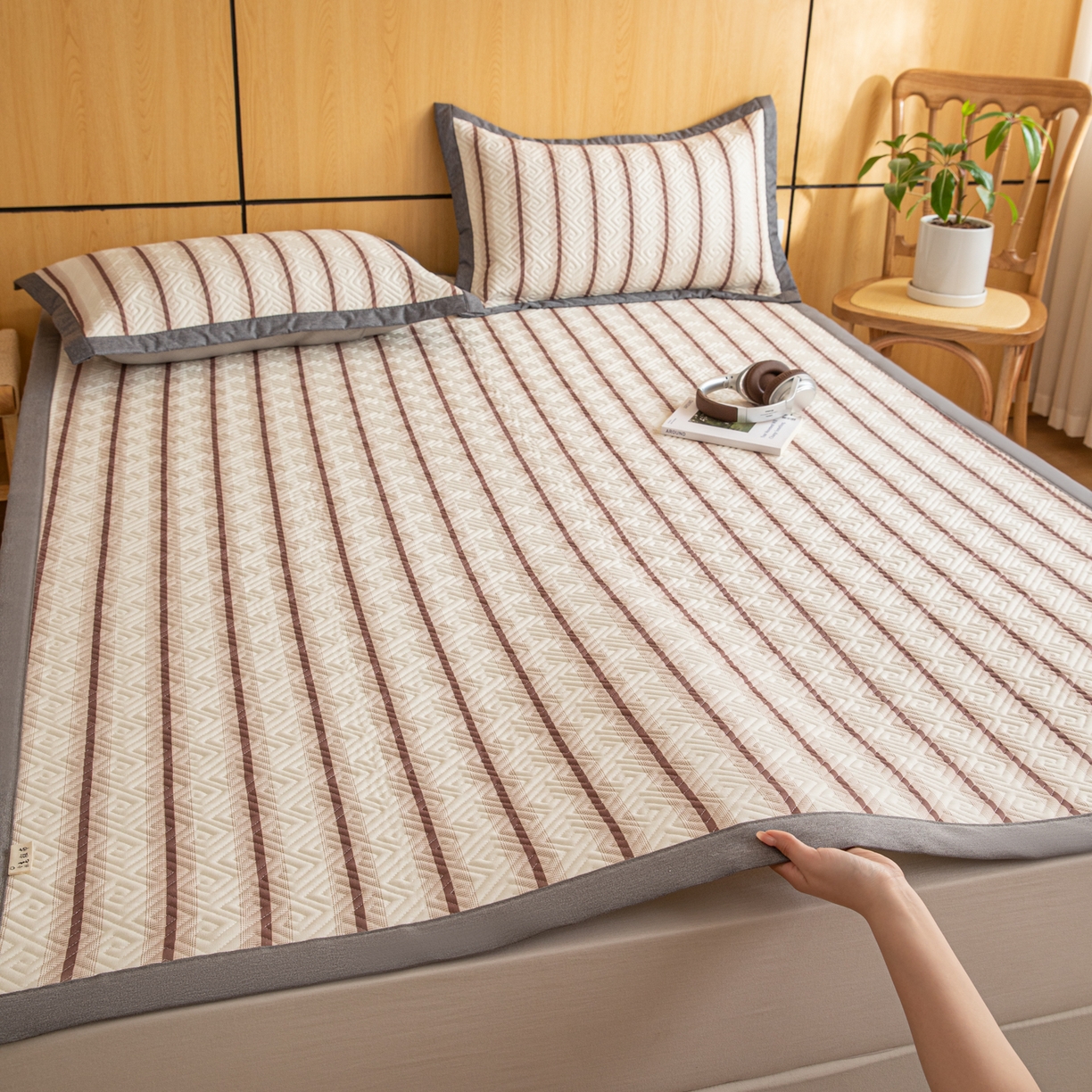 91家纺网 家纺一手货源 找家纺 简宜家居（朝初家纺） 2026新款纯棉老粗布夏季凉席席子 粗条-咖