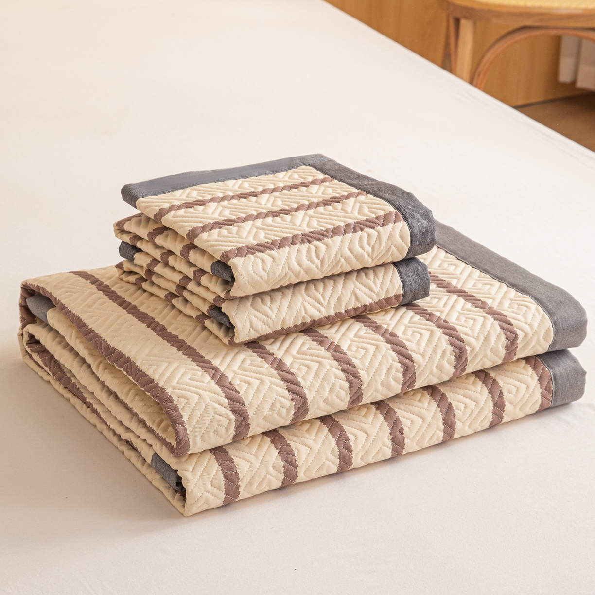 91家纺网 家纺一手货源 找家纺 简宜家居（朝初家纺） 2026新款纯棉老粗布夏季凉席席子 粗条-浅紫