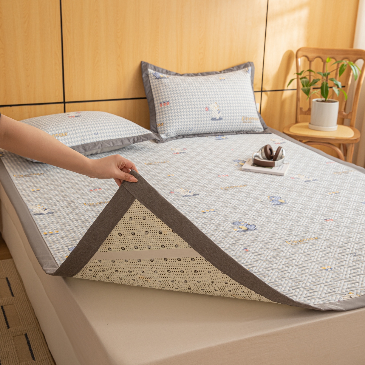 91家纺网 家纺一手货源 找家纺 简宜家居（朝初家纺） 2026新款纯棉老粗布夏季凉席席子 奶龙小友