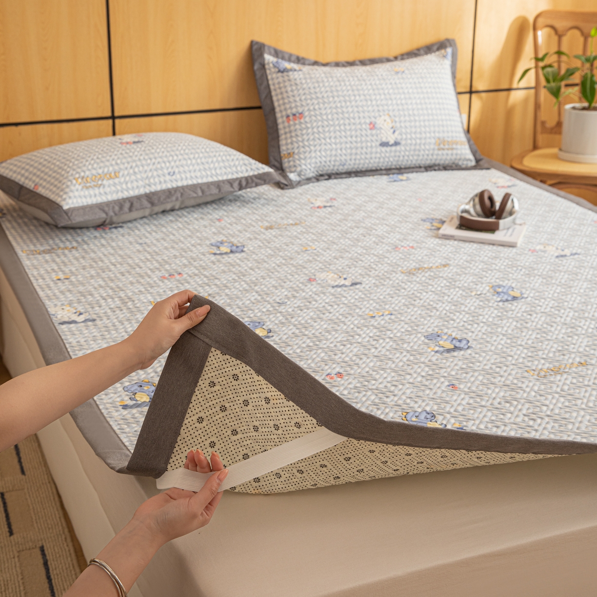 91家纺网 家纺一手货源 找家纺 简宜家居（朝初家纺） 2026新款纯棉老粗布夏季凉席席子 奶龙小友