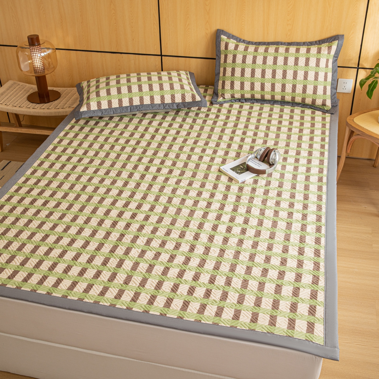 91家纺网 家纺一手货源 找家纺 简宜家居（朝初家纺） 2026新款纯棉老粗布夏季凉席席子 雾绿格