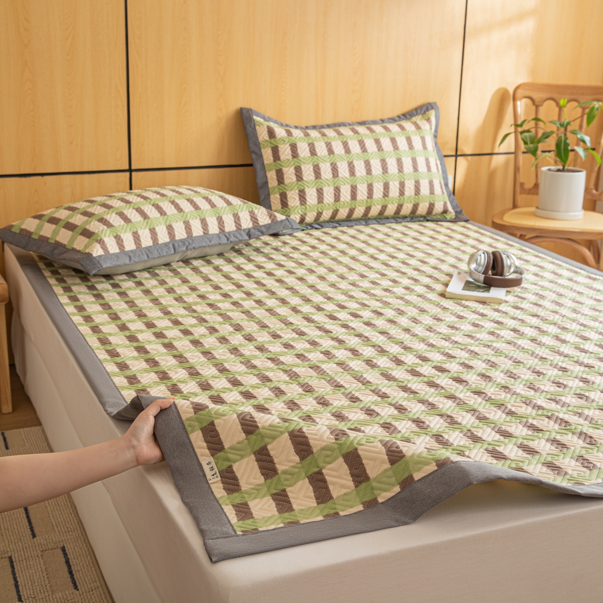 91家纺网 家纺一手货源 找家纺 简宜家居（朝初家纺） 2026新款纯棉老粗布夏季凉席席子 雾绿格