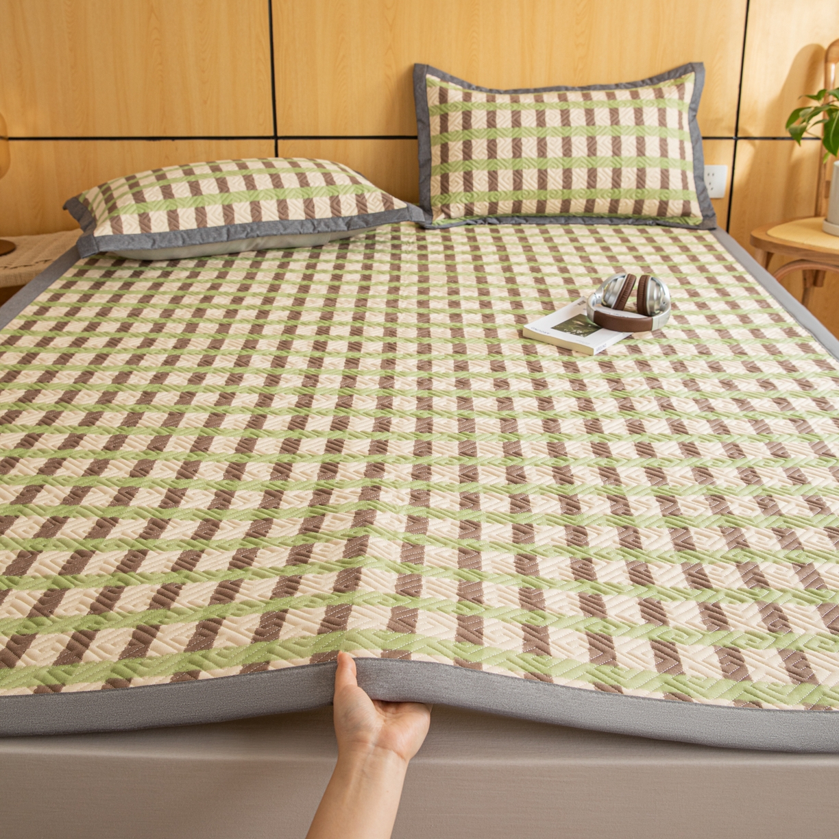 91家纺网 家纺一手货源 找家纺 简宜家居（朝初家纺） 2026新款纯棉老粗布夏季凉席席子 雾绿格