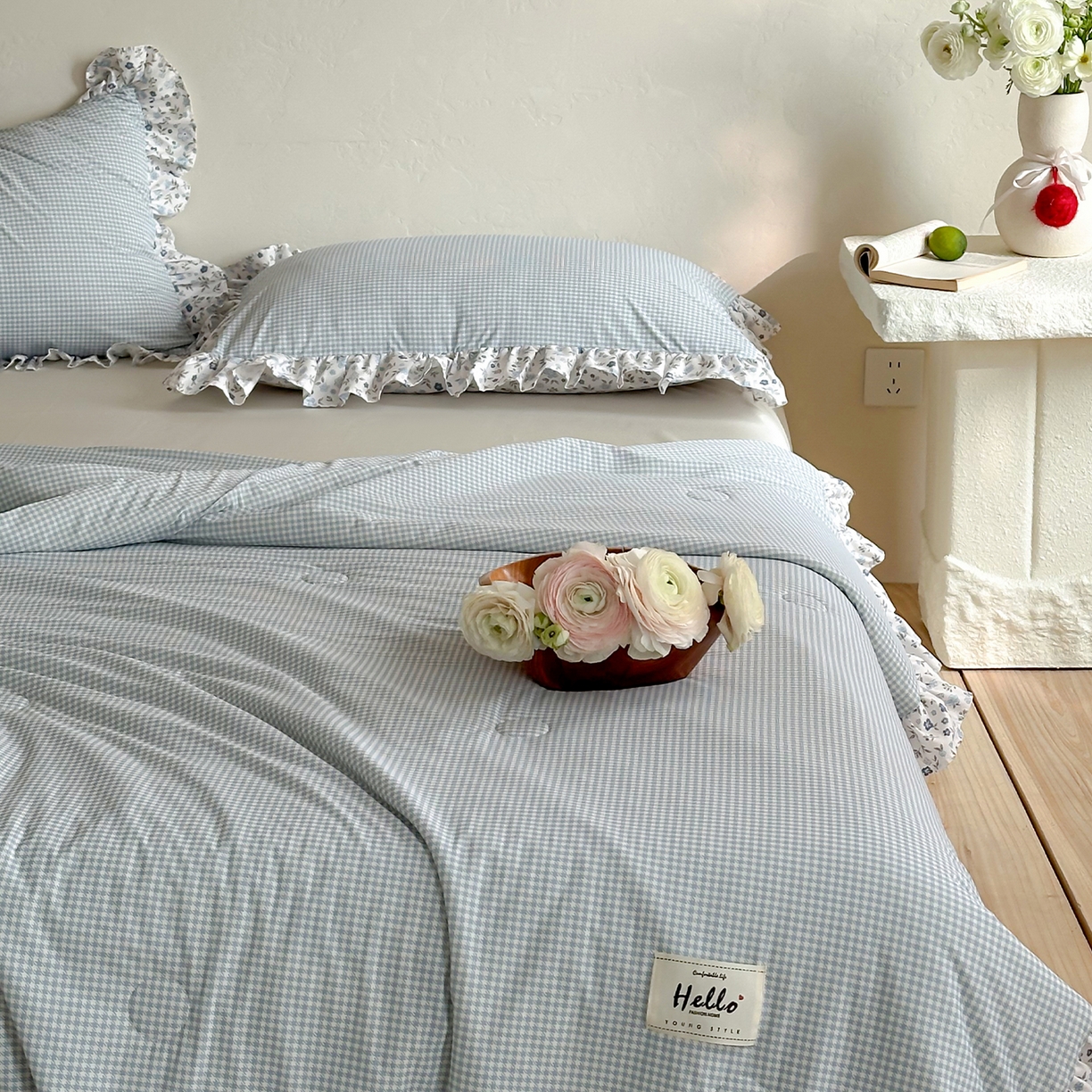 91家纺网 家纺一手货源 找家纺 RYB红黄兰 2026新款ins风夏被A类冰皮凉感夏凉被花边空调被 蓝小格