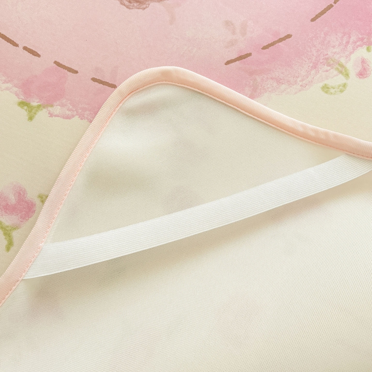 91家纺网 家纺一手货源 找家纺 我心家纺 2026新款小冰皮冰丝凉席席子 鲜花与苹果