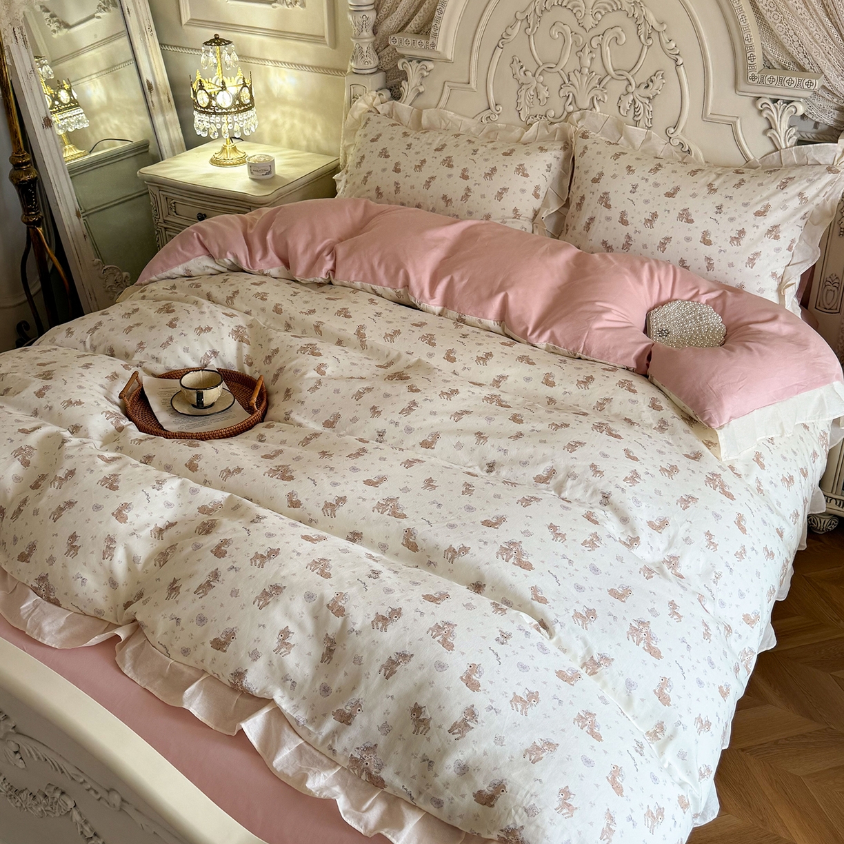 91家纺网 家纺一手货源 找家纺 桃喜 2026新款亲肤舒适洛丽塔系列四件套 碎花小鹿花边款