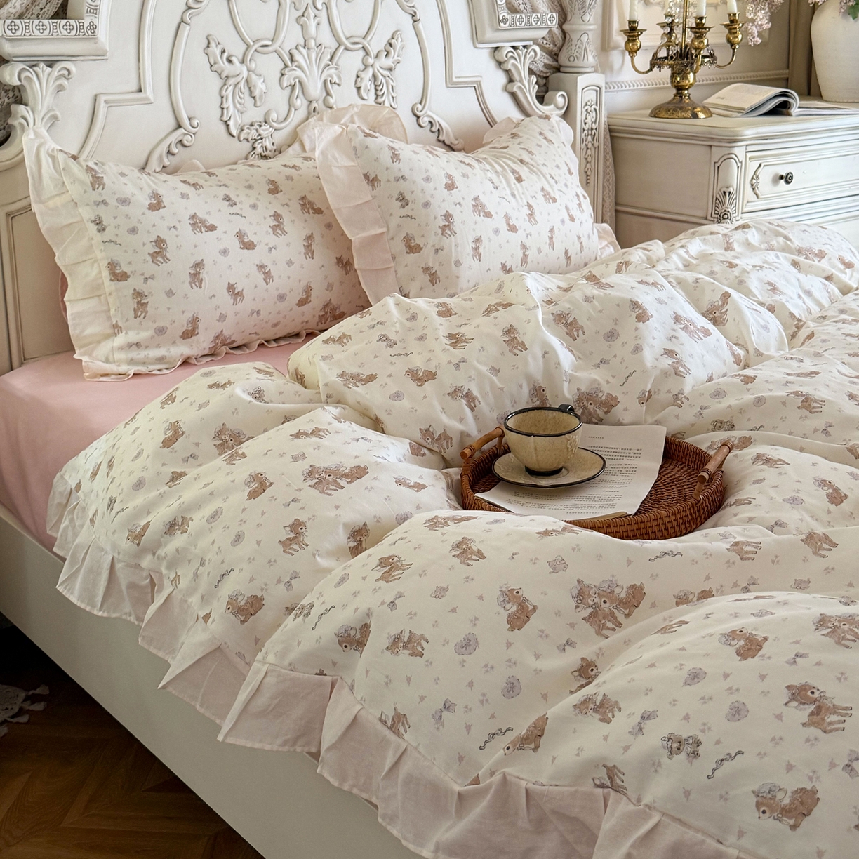 91家纺网 家纺一手货源 找家纺 桃喜 2026新款亲肤舒适洛丽塔系列四件套 碎花小鹿花边款