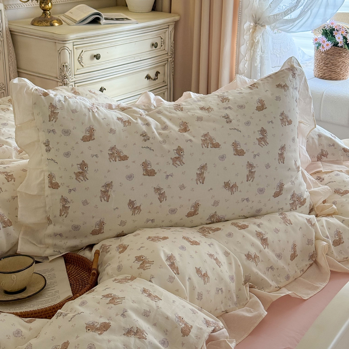 91家纺网 家纺一手货源 找家纺 桃喜 2026新款亲肤舒适洛丽塔系列四件套 碎花小鹿花边款