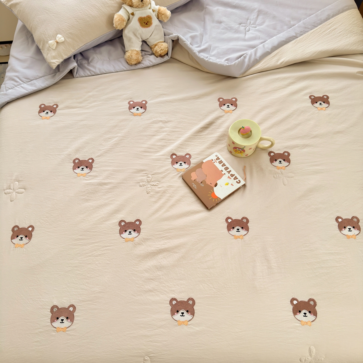 91家纺网 家纺一手货源 找家纺 （总）佳鸿家纺 2026新款凉感冰柔丝刺绣手包边夏凉被夏被四件套-场景二