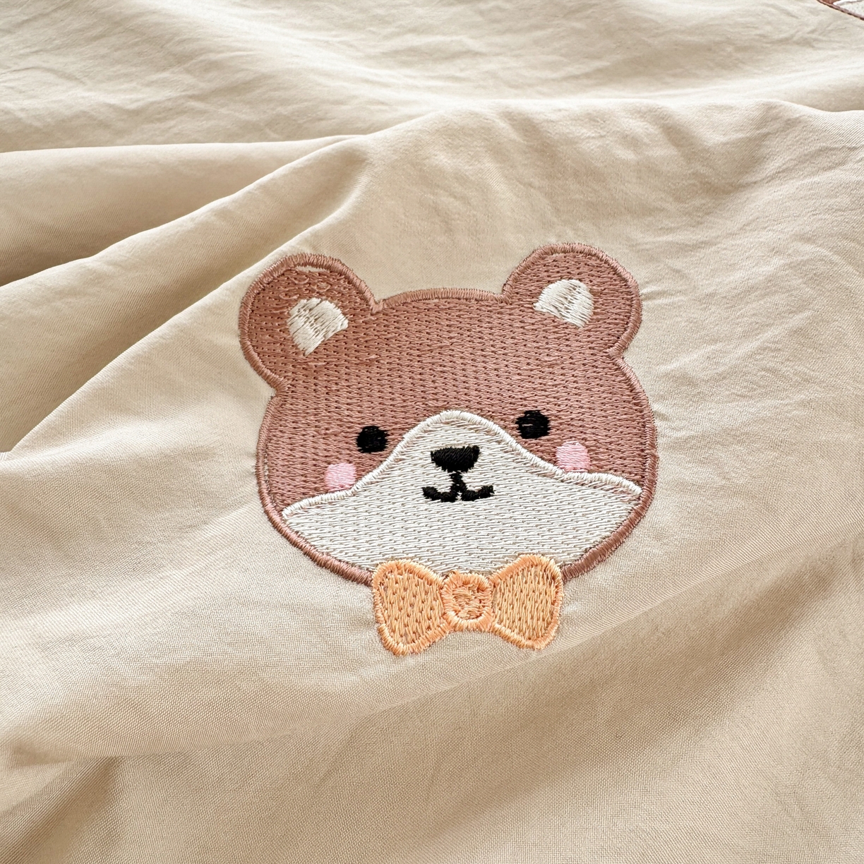 91家纺网 家纺一手货源 找家纺 （总）佳鸿家纺 2026新款凉感冰柔丝刺绣手包边夏凉被夏被四件套-场景二