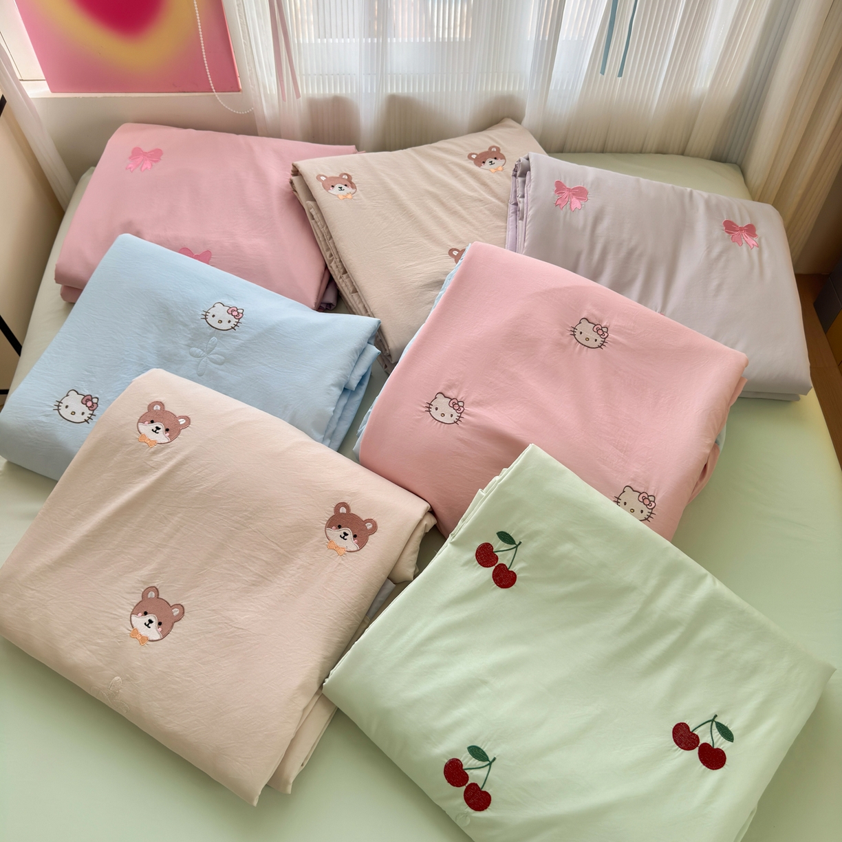 91家纺网 家纺一手货源 找家纺 （总）佳鸿家纺 2026新款凉感冰柔丝刺绣手包边夏凉被夏被四件套-场景二