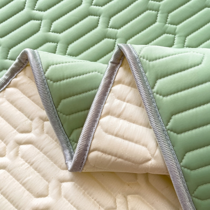 91家纺网 家纺一手货源 找家纺 默忆 2026新款凉感丝简约纯色乳胶凉席 荧光绿