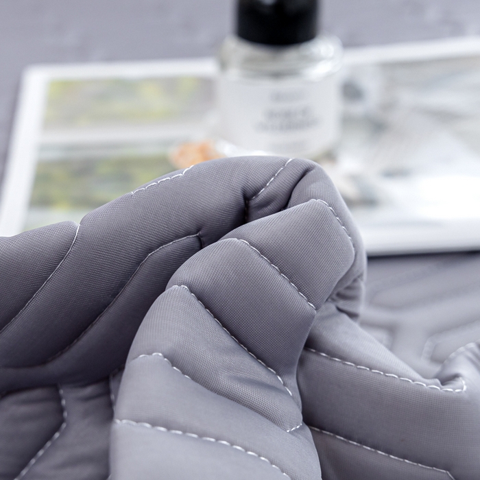 91家纺网 家纺一手货源 找家纺 默忆 2026新款凉感丝简约纯色乳胶凉席 高级灰