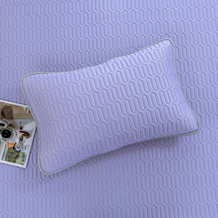 91家纺网 家纺一手货源 找家纺 默忆 2026新款凉感丝简约纯色乳胶凉席 炫丽紫