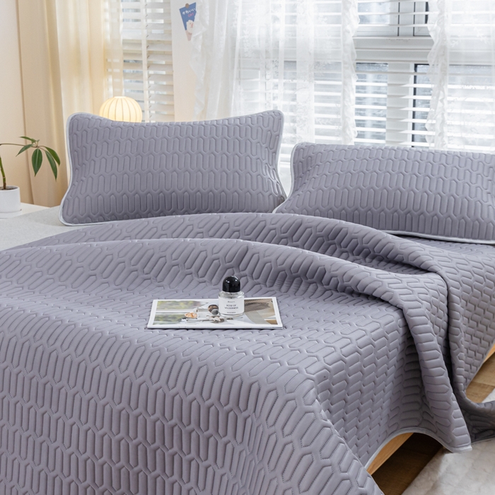 91家纺网 家纺一手货源 找家纺 默忆 2026新款凉感丝简约纯色乳胶凉席 高级灰