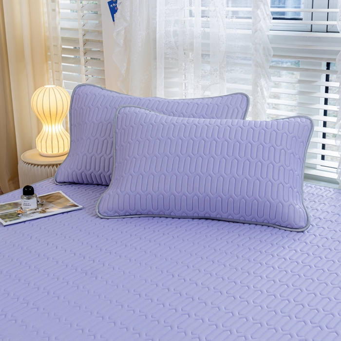 91家纺网 家纺一手货源 找家纺 默忆 2026新款凉感丝简约纯色乳胶凉席 炫丽紫